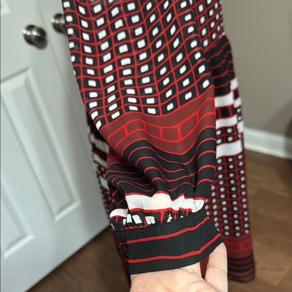 Chic Red and Black Geometric Dress - Picture 4 of 9